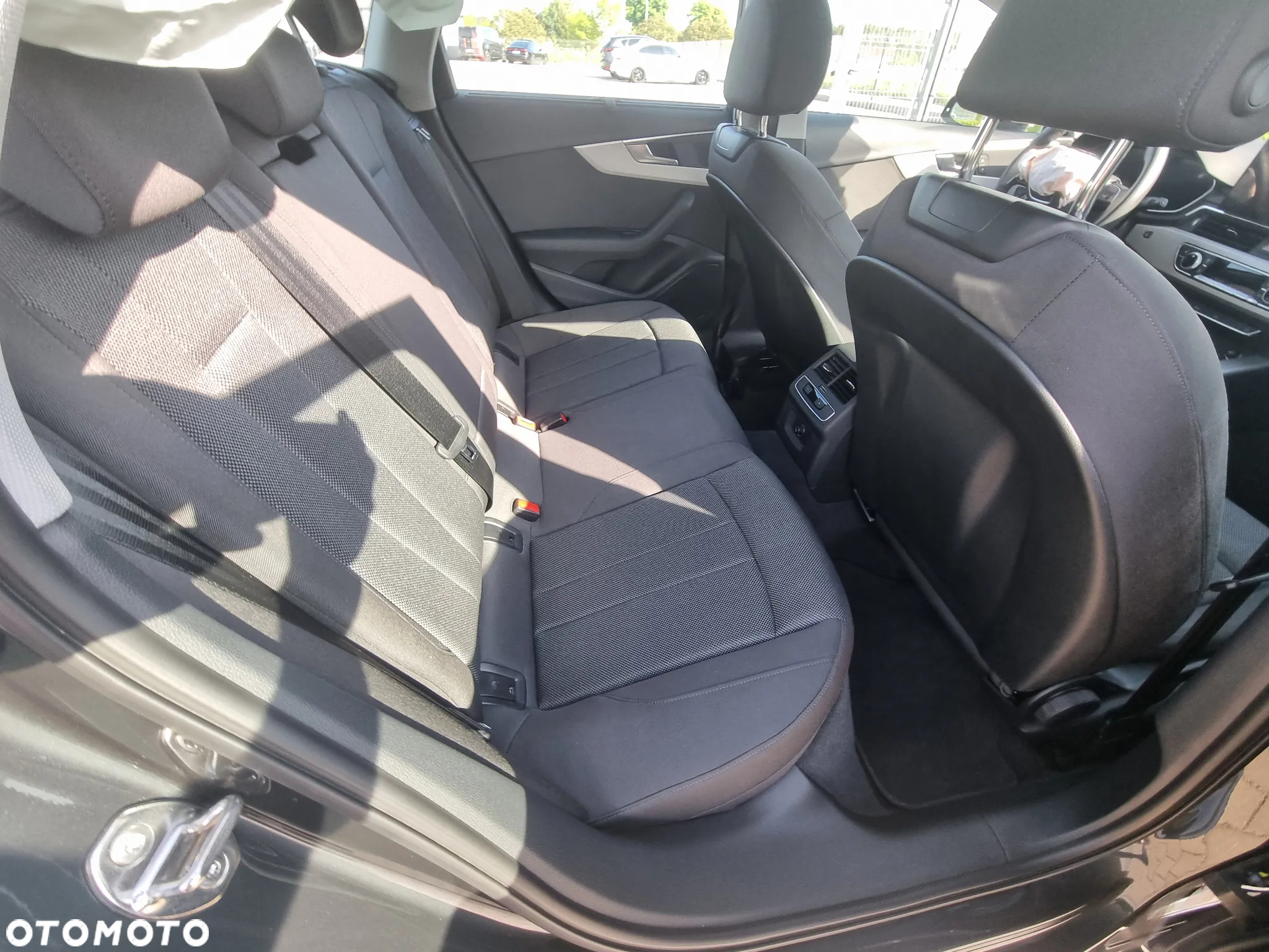 Audi A4 Avant 35 TDI S tronic - 9