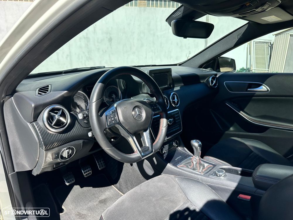 Mercedes-Benz A 180 CDI AMG Line - 24