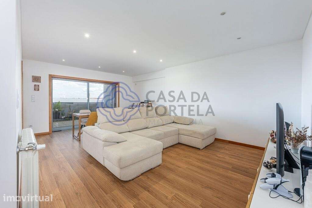 Apartamento T2 com varanda com + 30 m2 - Condomínio Fechado Molares 20 - Grande imagem: 4/49