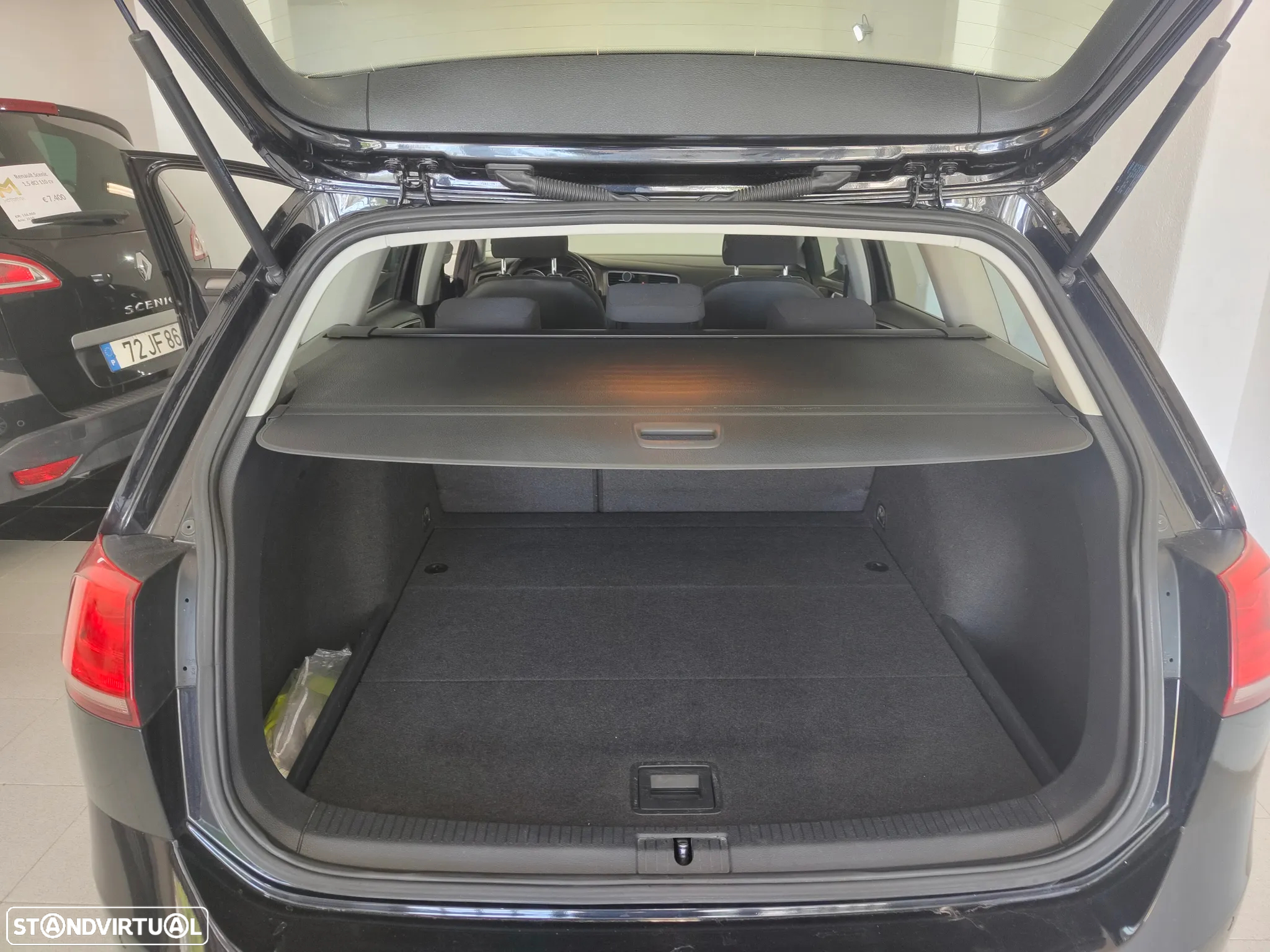 VW Golf Variant 1.6 TDi BlueMotion Trendline - 12