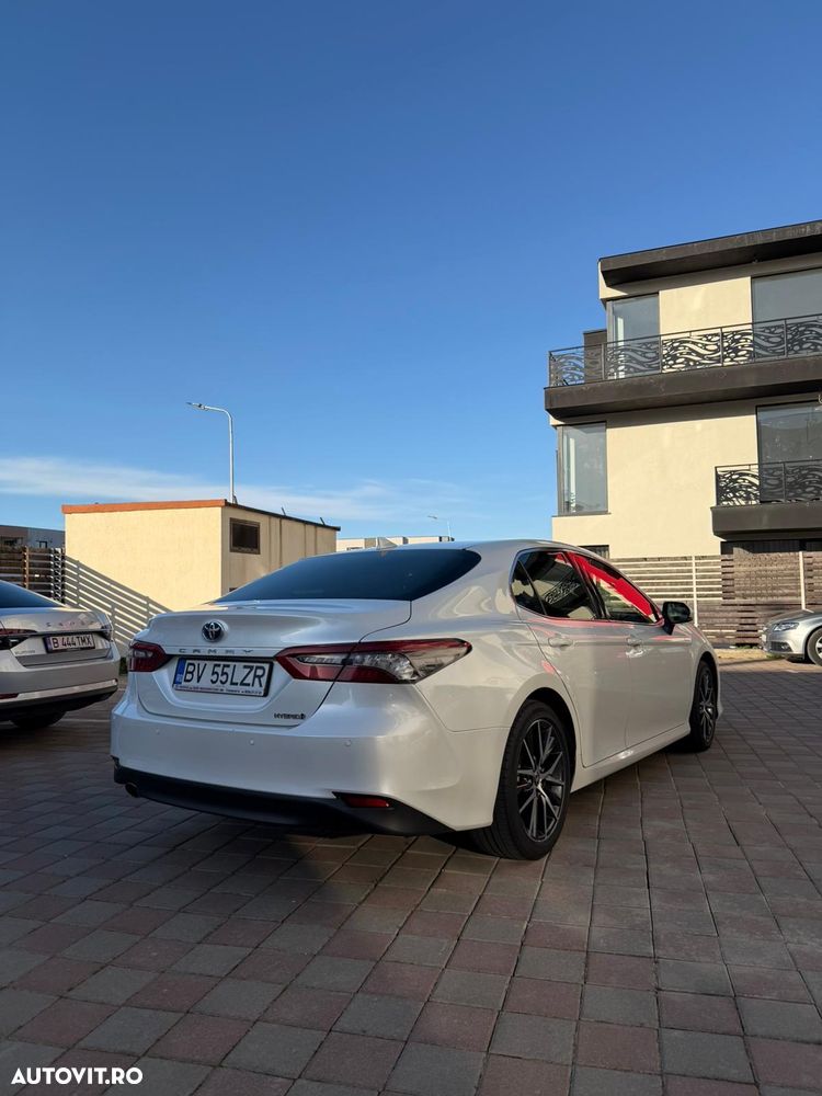 Toyota Camry 2.5 Exclusive - 6