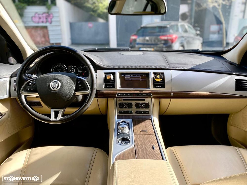 Jaguar XF 2.2 D Premium Luxury - 14