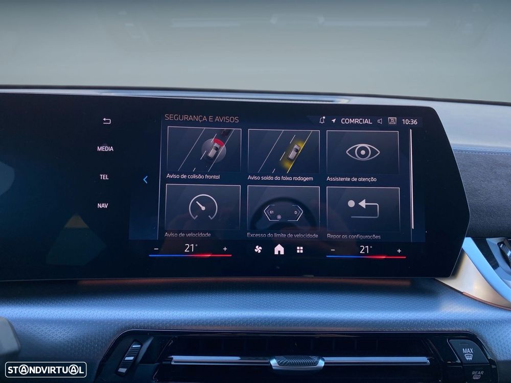 BMW iX2 eDrive20 Pack Desportivo M - 9