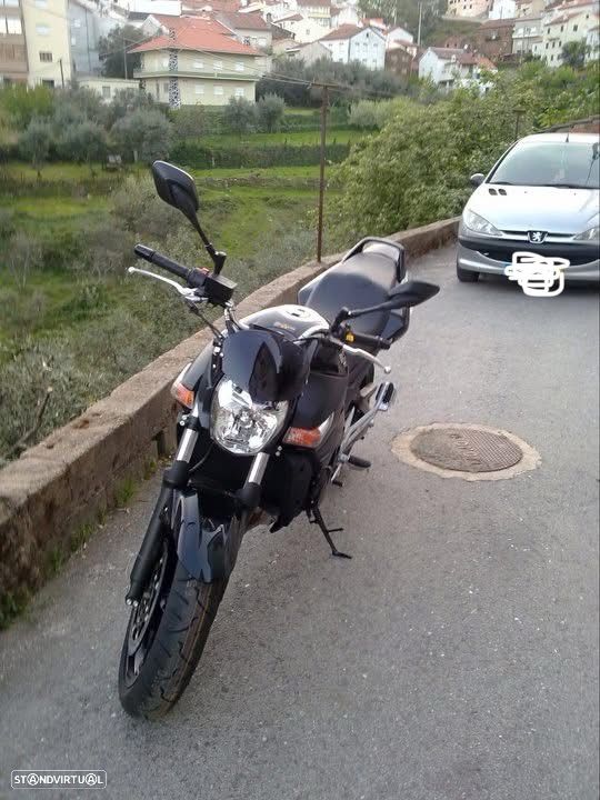 Suzuki GSR Black Edition - 1