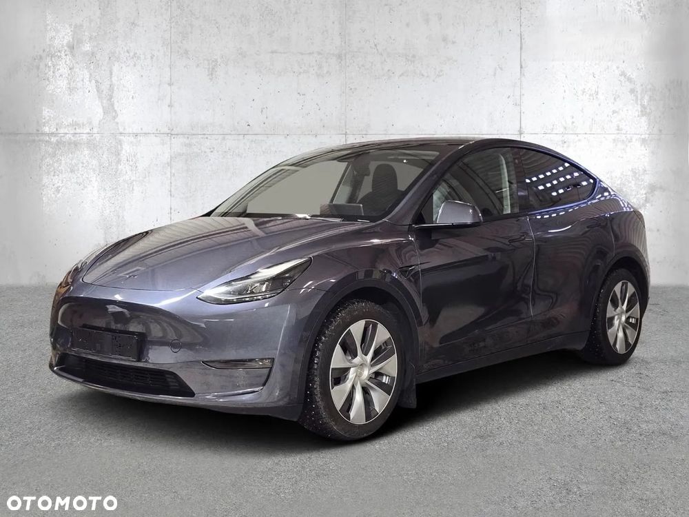 Tesla Model Y Long Range AWD - 1