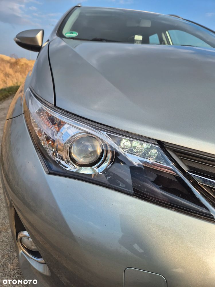 Toyota Auris 2.0 D-4D Executive - 11