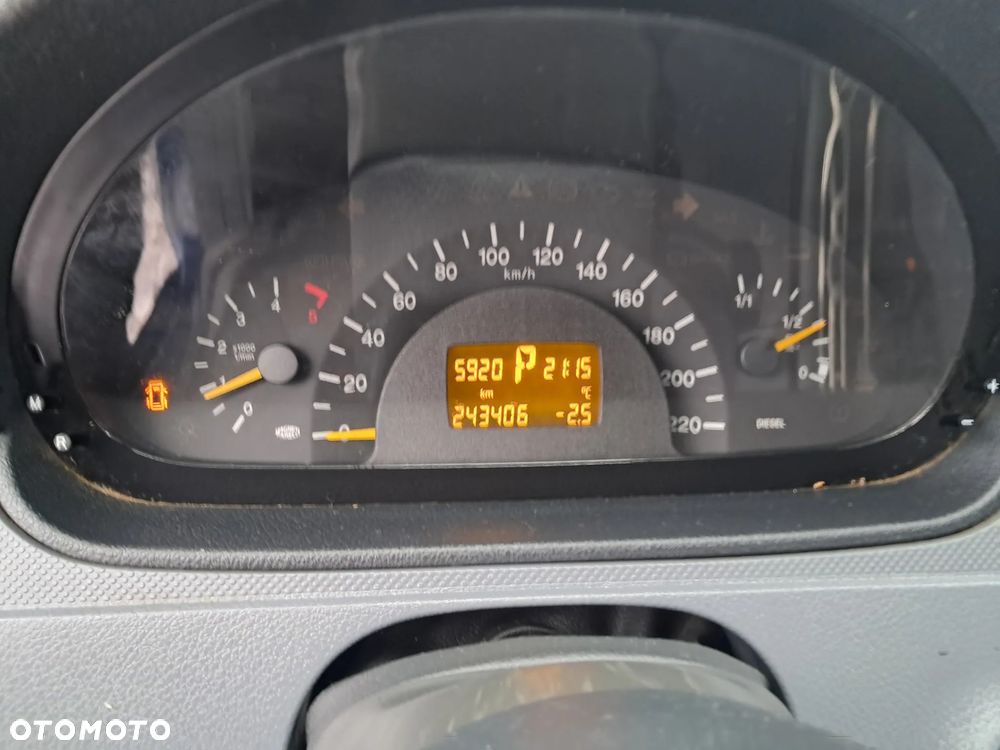 Mercedes-Benz Vito - 20