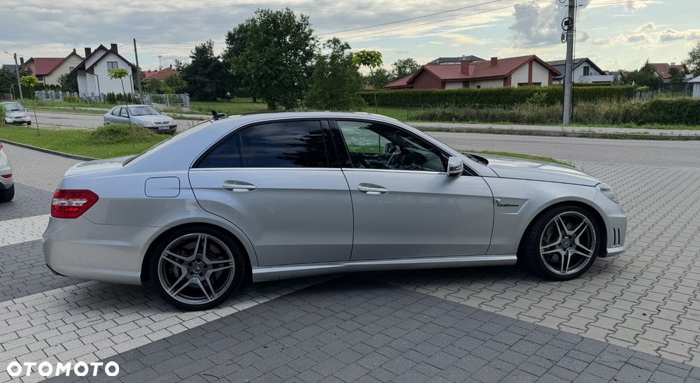 Mercedes-Benz Klasa E 63 AMG AMG Speedshift 7G-MCT - 13