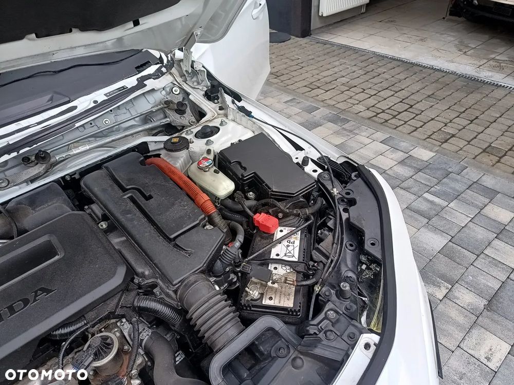 Honda Civic 2.0 i-MMD Advance CVT - 16