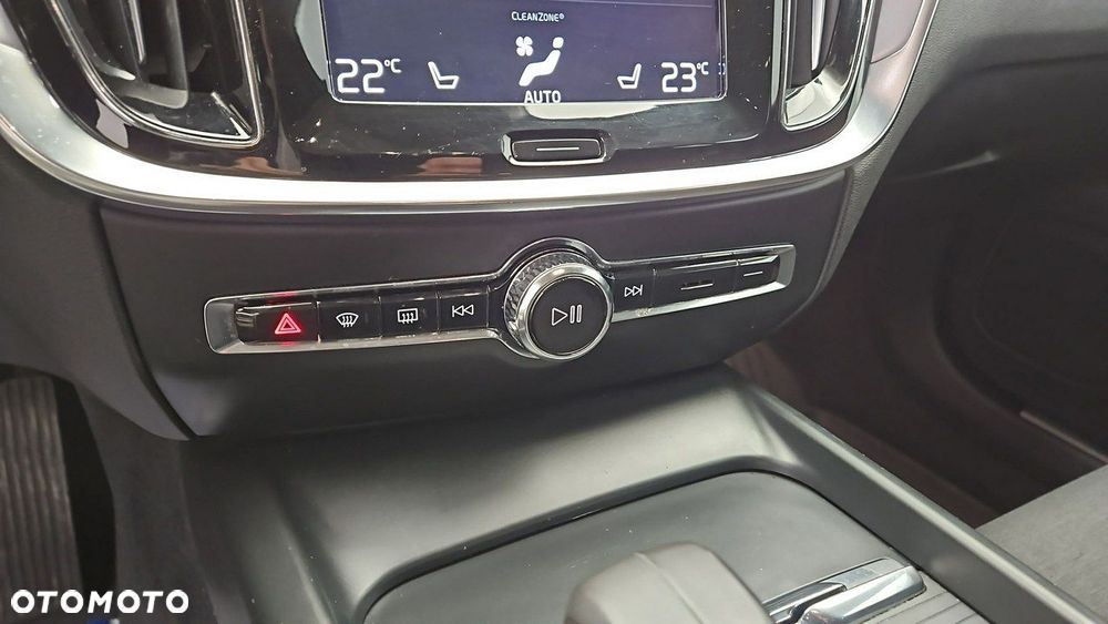 Volvo V60 B3 B Momentum Pro - 19