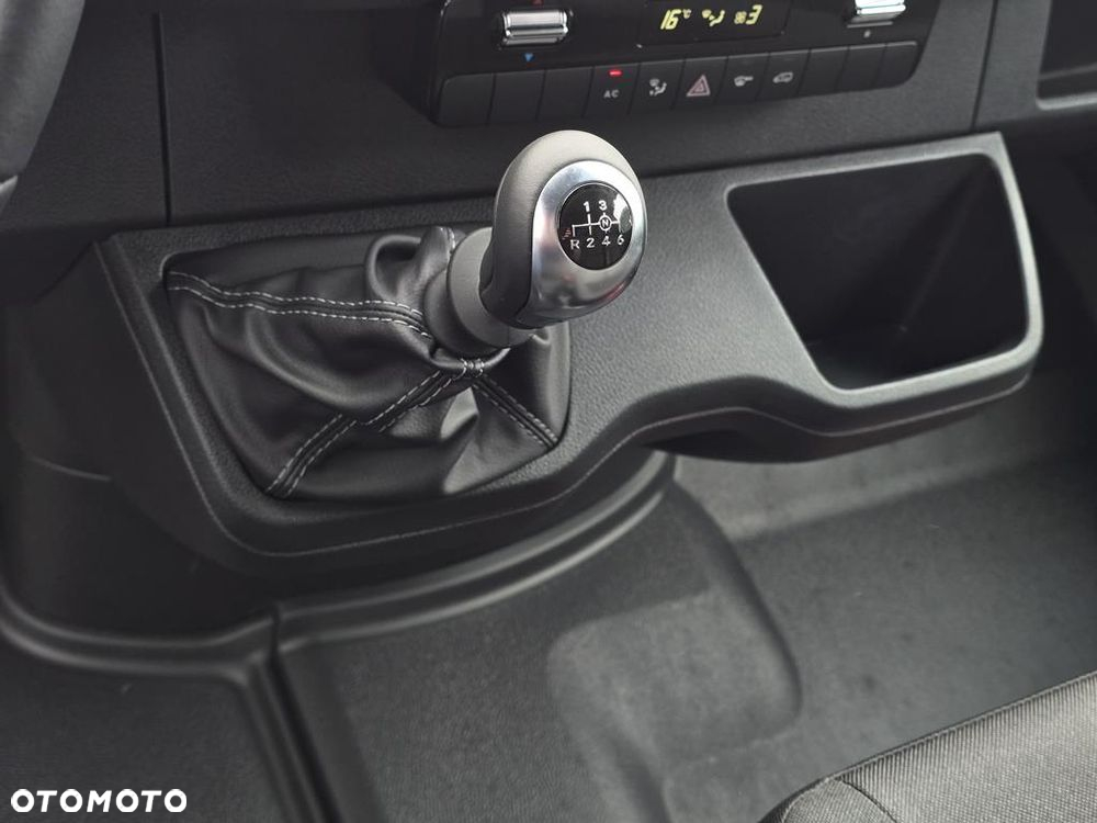 Mercedes-Benz Sprinter - 18