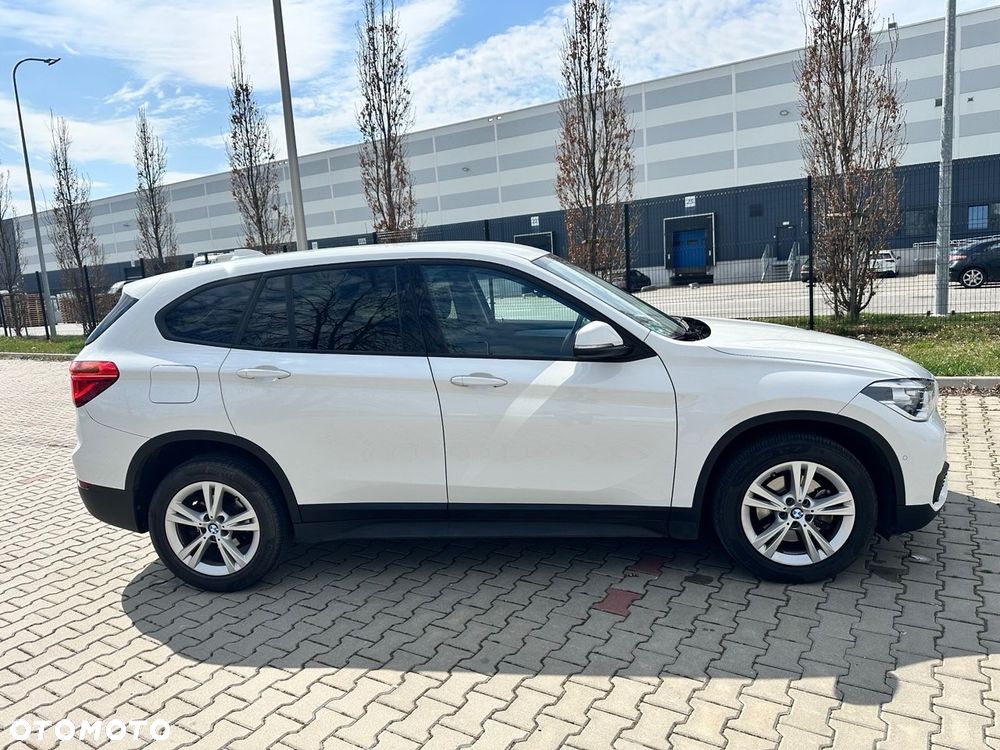 BMW X1 sDrive18i - 11