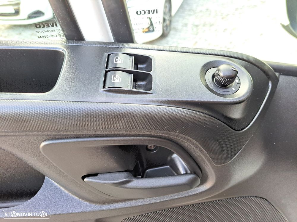 Iveco Daily 35C16 2.3 C/Plataforma - 4