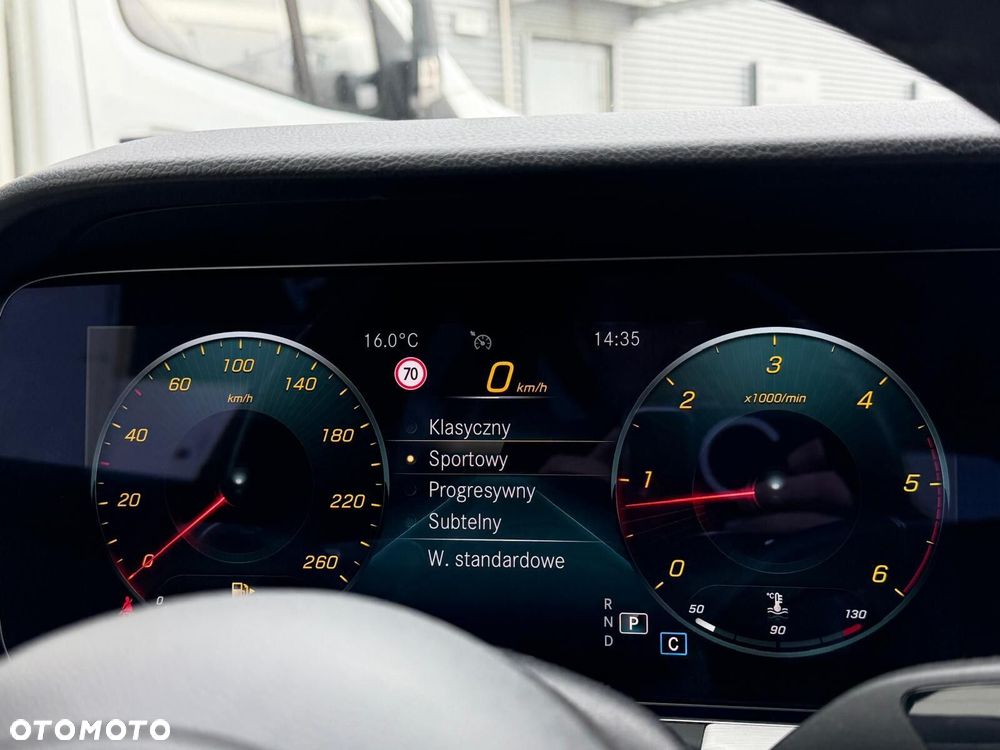 Mercedes-Benz Klasa E 220 d 4-Matic AMG/Avantgarde - 39