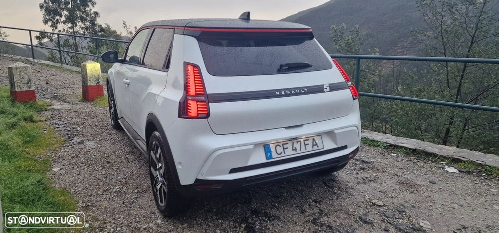 Renault 5 E-Tech R Iconic Five 150 Comfort Range - 9