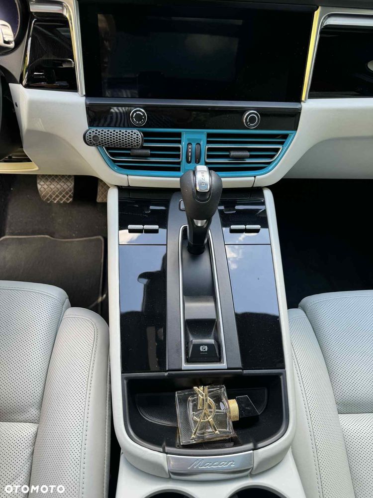 Porsche Macan T - 10