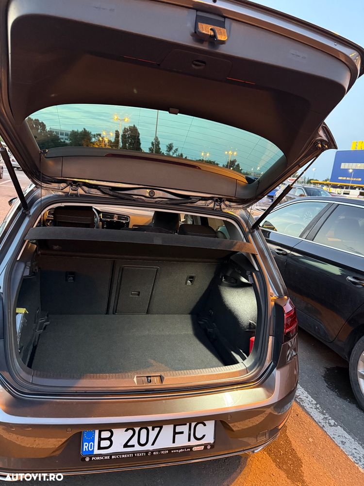 Volkswagen Golf - 11