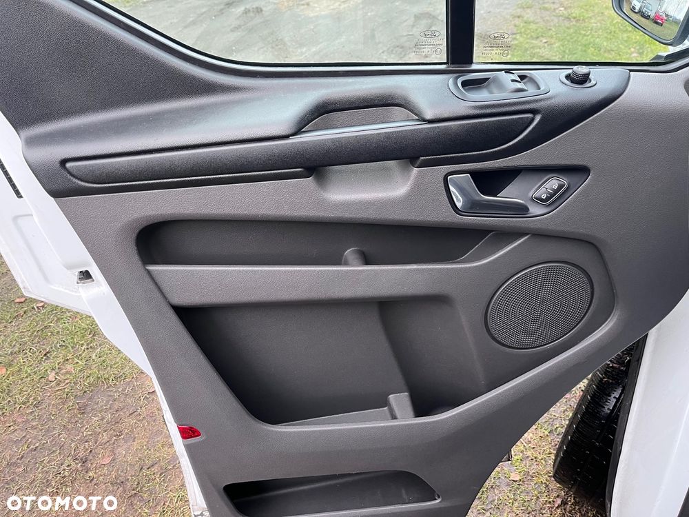 Ford Transit Custom 290 L1H1 Limited - 14