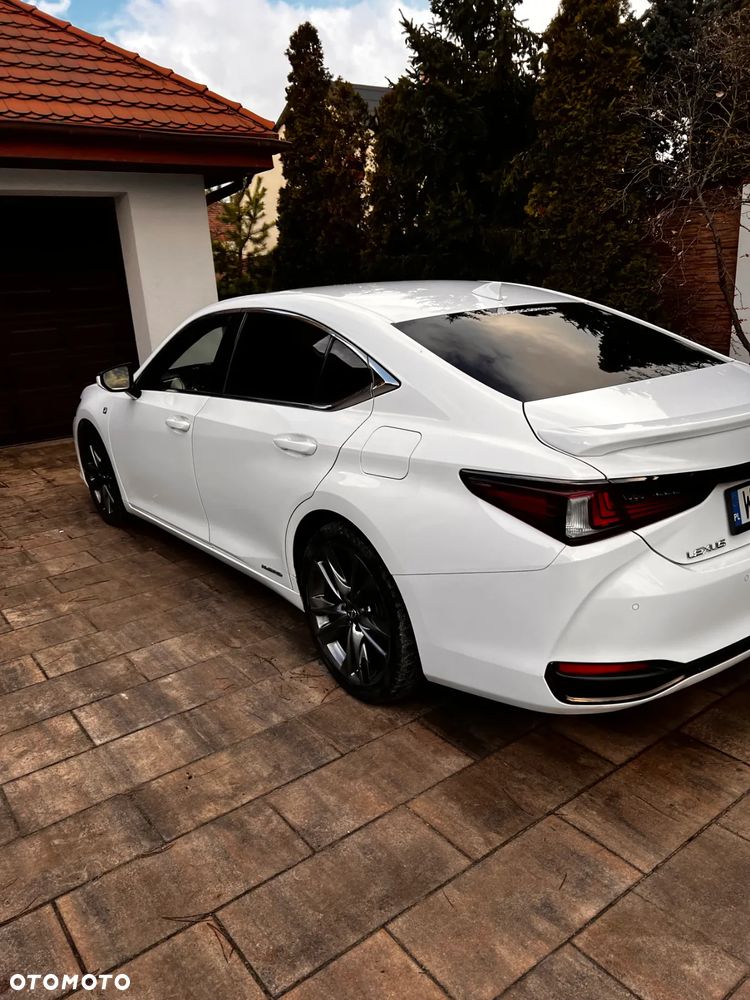 Lexus ES 300h F Sport - 3