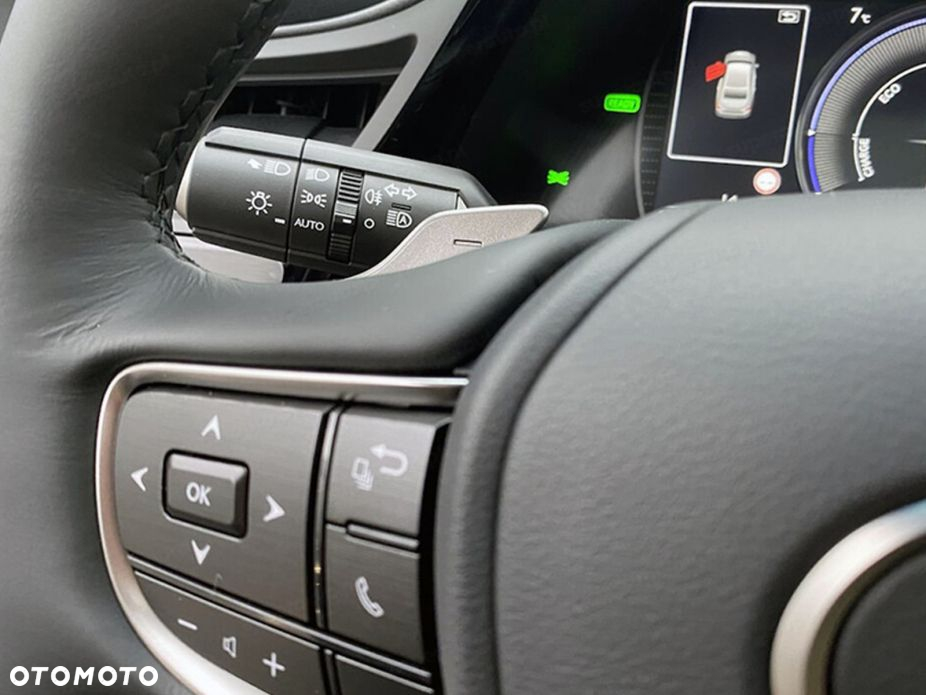 Lexus ES 300h Business Edition - 8