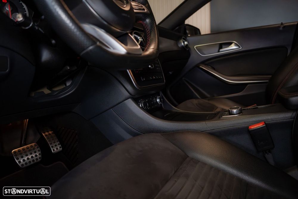 Mercedes-Benz CLA 220 d 7G-DCT AMG Line - 22