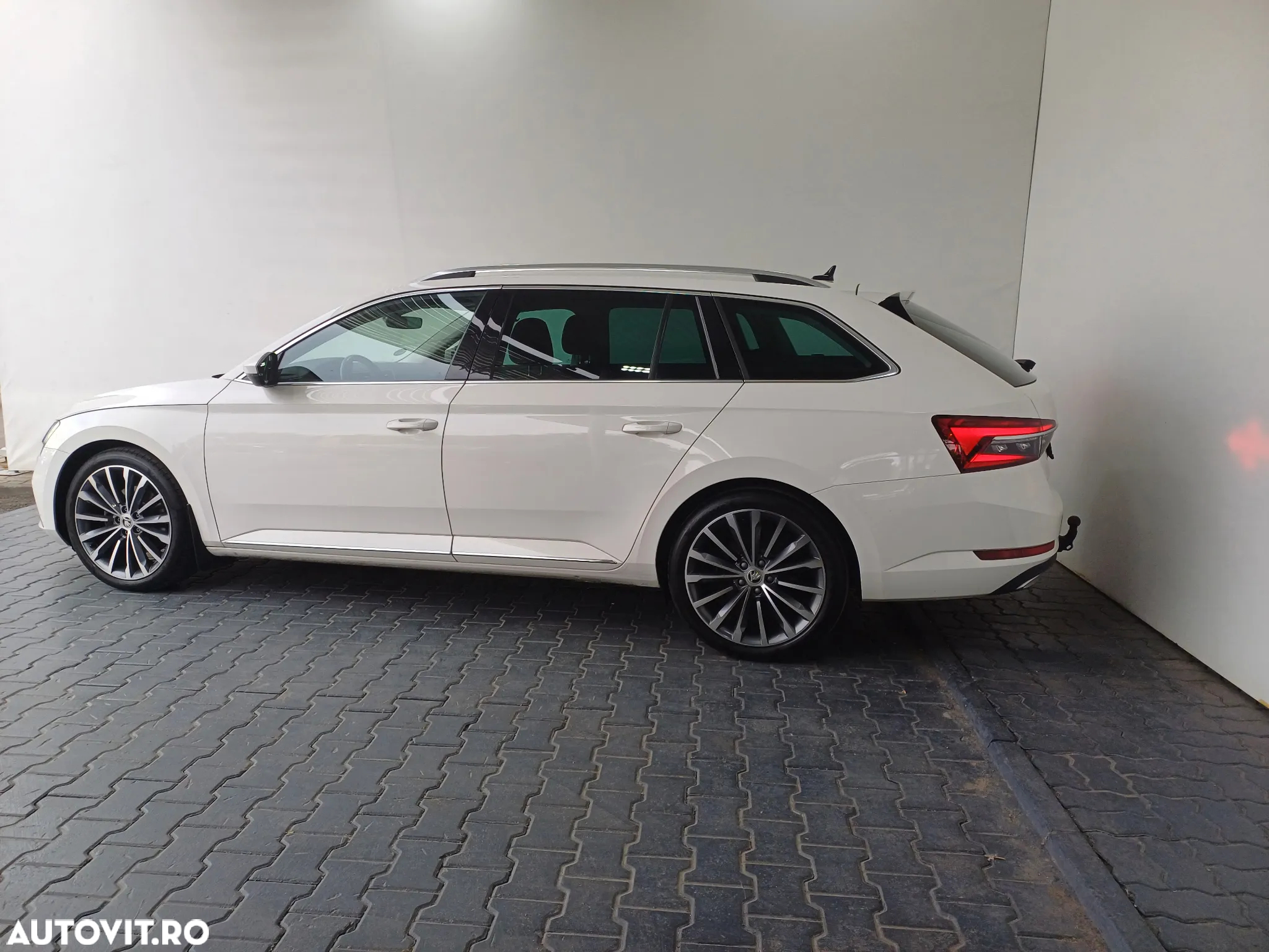 Skoda Superb Combi 2.0 TDI 4X4 DSG Laurin & Klement - 3