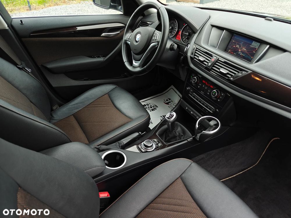 BMW X1 sDrive18d Sport Line - 16