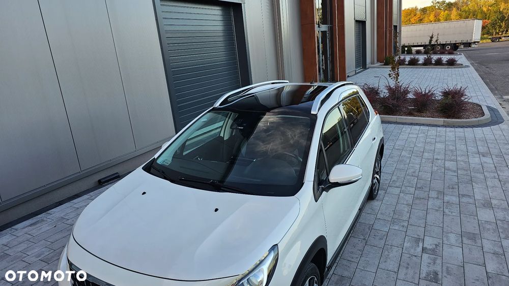 Peugeot 2008 1.2 Pure Tech Allure S&S - 18