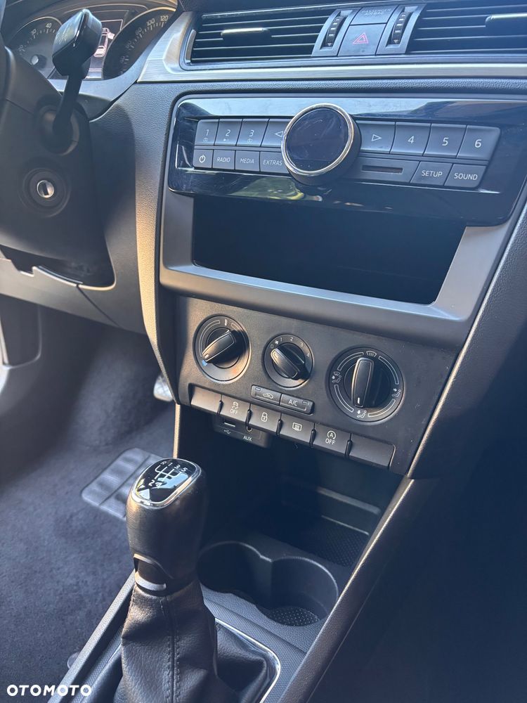 Skoda RAPID 1.2 TSI Ambition - 10
