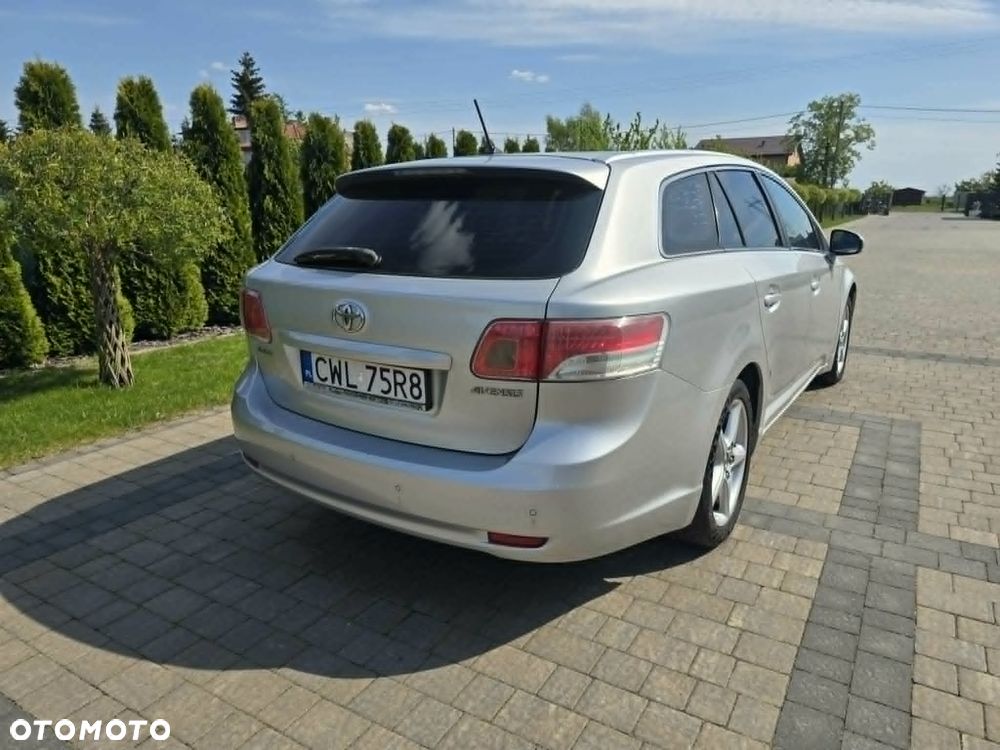Toyota Avensis 2.0 D-4D 2010 - 5