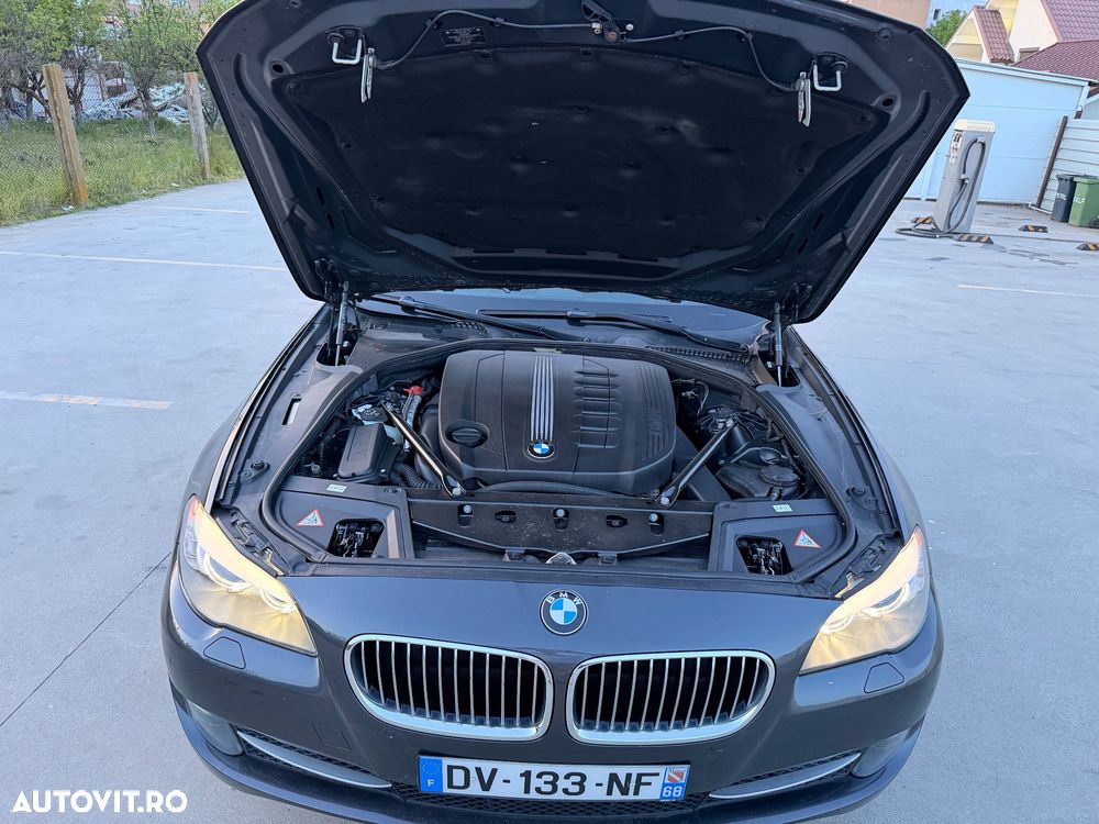 BMW Seria 5 525d - 11