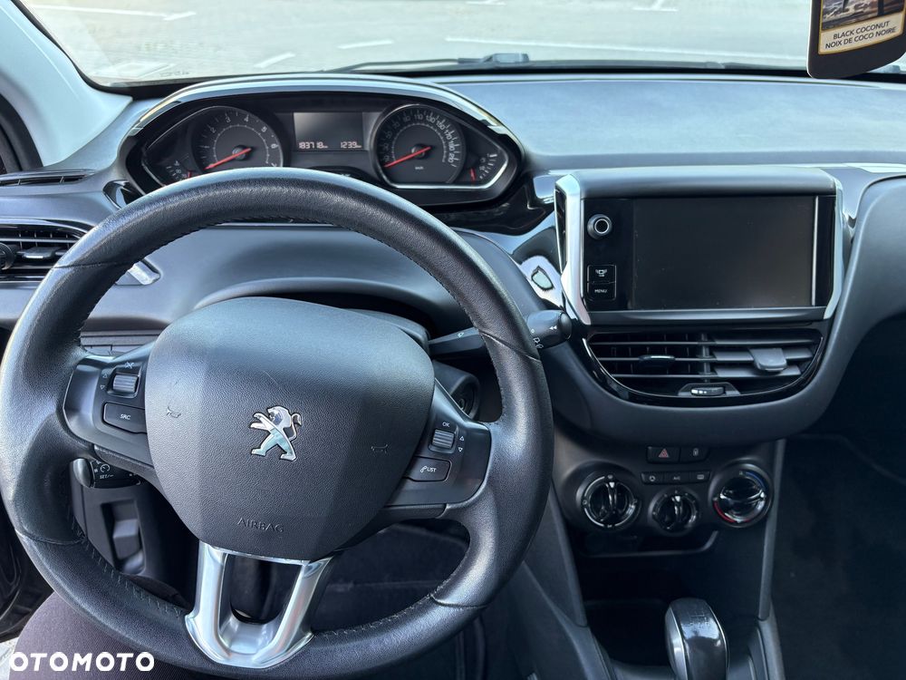 Peugeot 208 1.2 PureTech Style - 14