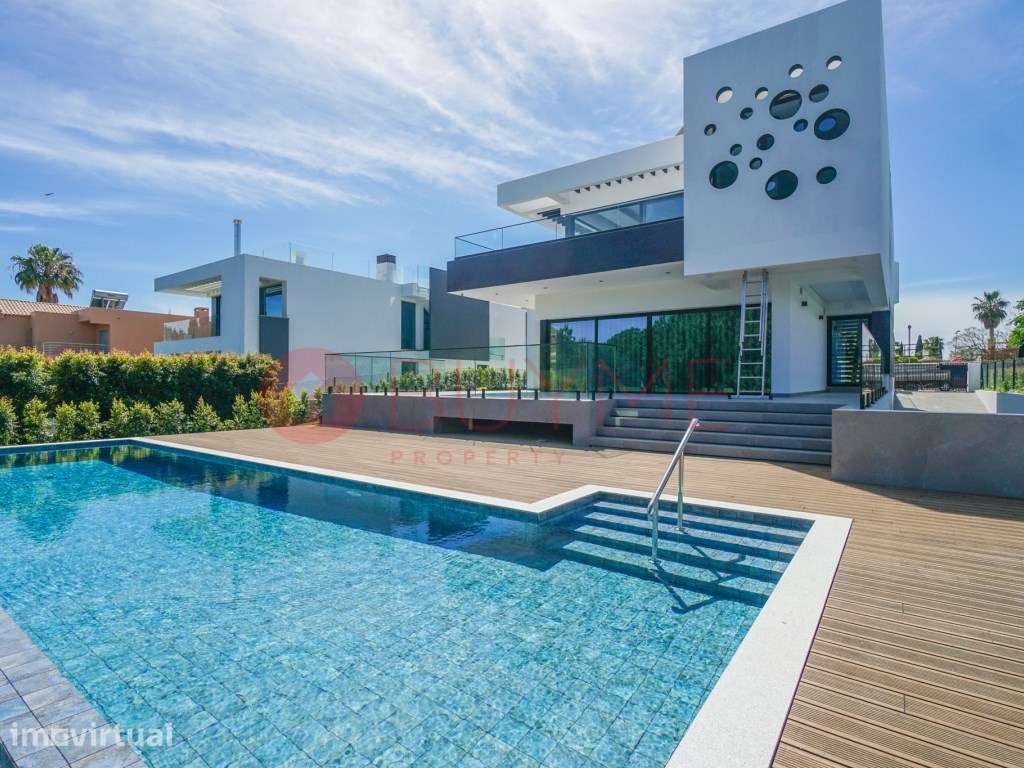 Moradia T4 Contemporânea com Vista para Golfe - Vilamoura - Grande imagem: 2/49