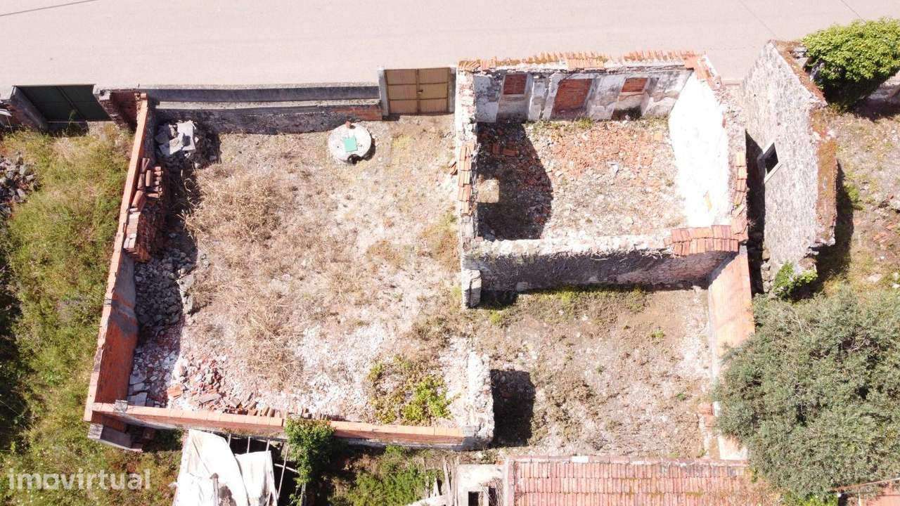 Ruin com Potencial em Coz, Alcobaça - 150m² - Grande imagem: 2/9