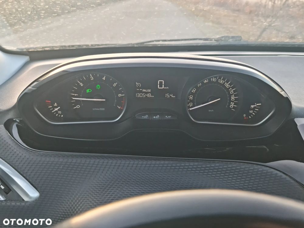 Peugeot 208 82 PureTech Style - 8