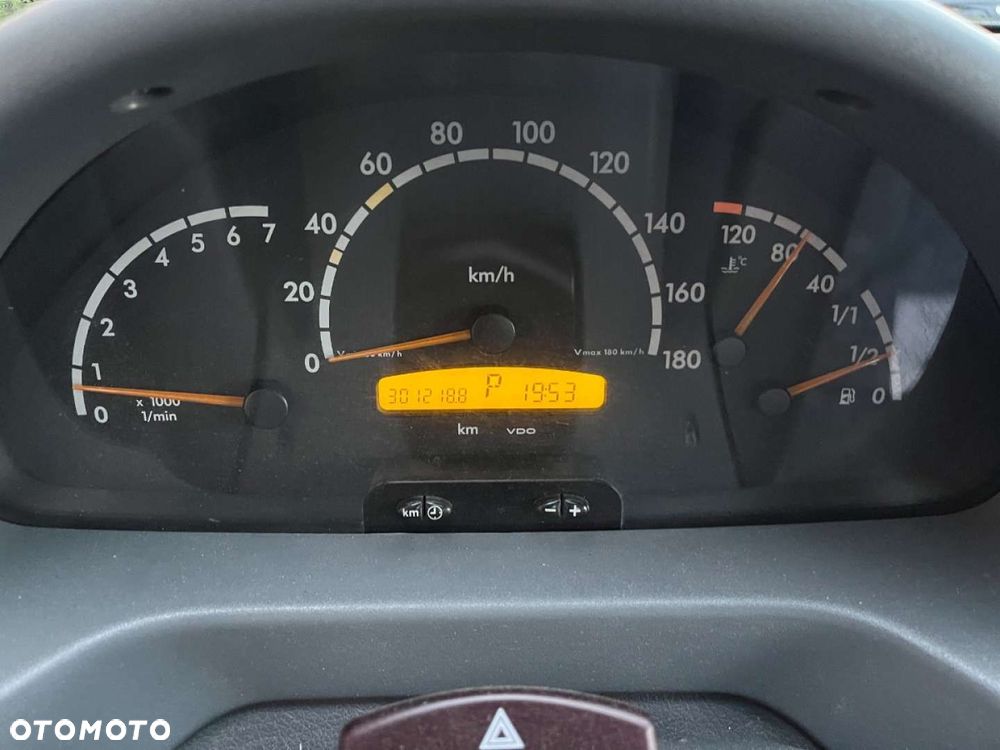 Mercedes-Benz Sprinter - 9