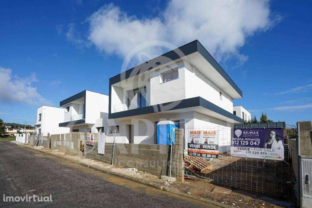 Moradia Nova V3 com Piscina – Pronta a Estrear – Abrunheira - Grande imagem: 3/31