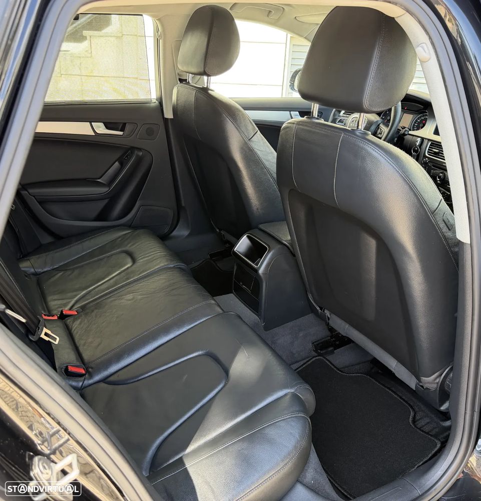 Audi A4 Avant 2.0 TDI Business Line Plus - 23