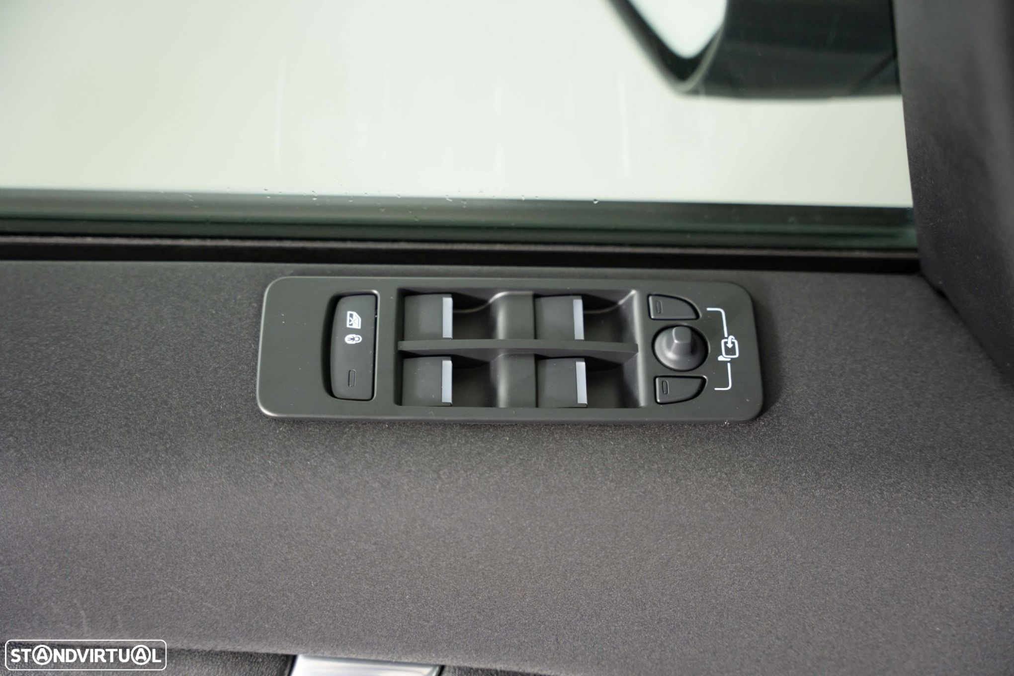 Land Rover Discovery Sport 1.5 I3 P300e AWD - 23