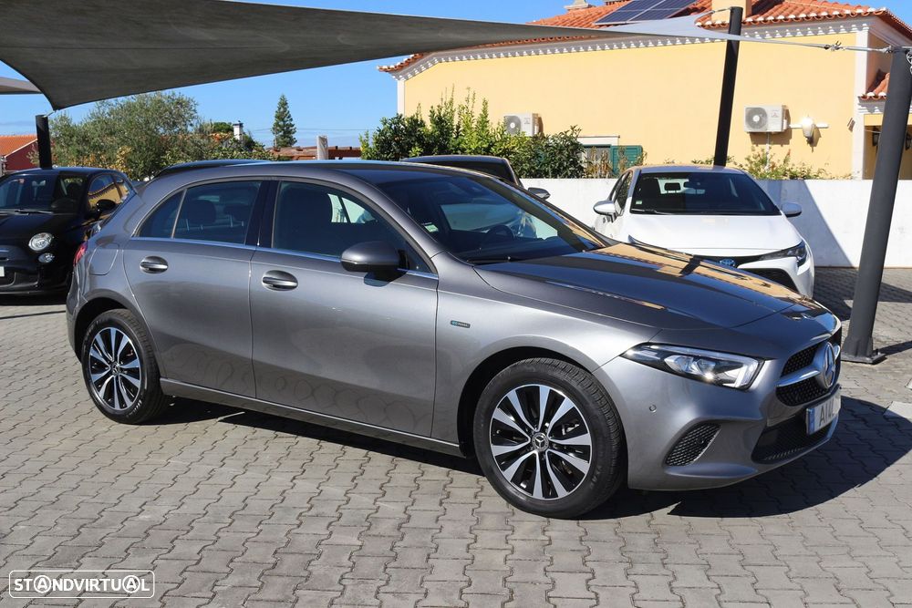 Mercedes-Benz A 250 e Style Plus - 22
