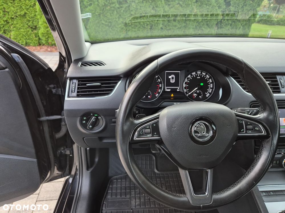 Skoda Octavia 2.0 TDI Edition DSG - 8