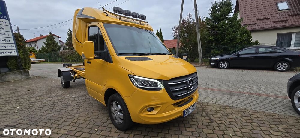 Mercedes-Benz Sprinter 319 - 17