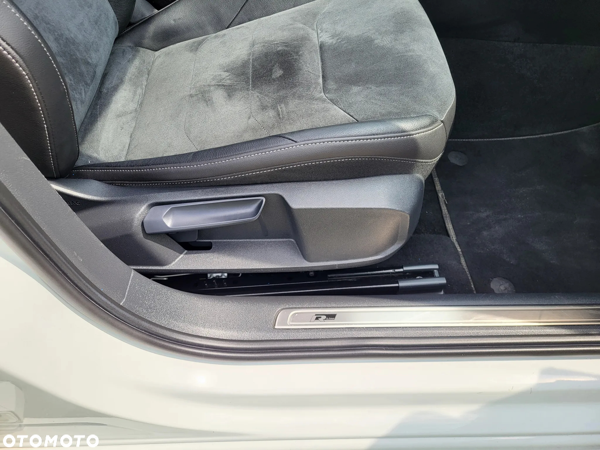 Volkswagen Arteon 2.0 TDI SCR DSG R-Line Edition - 31