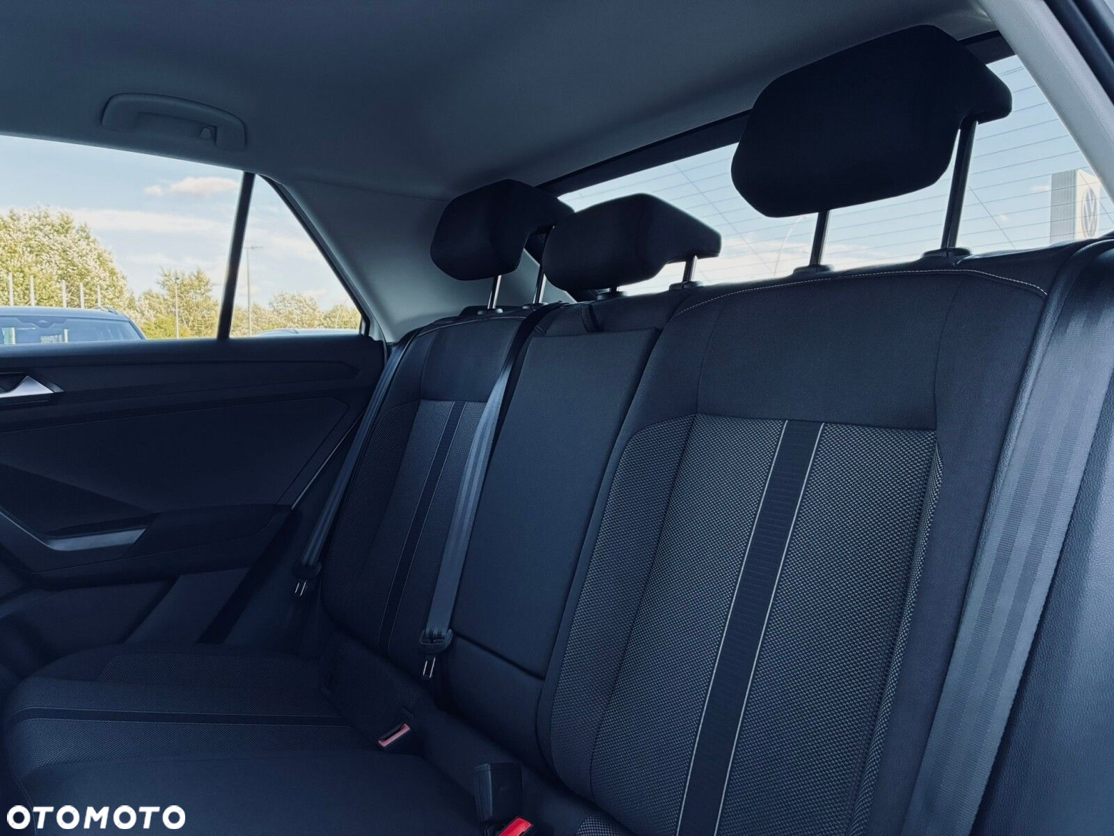 Volkswagen T-Roc - 7