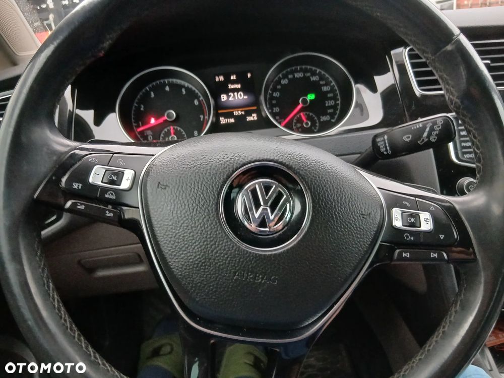 Volkswagen Golf - 8