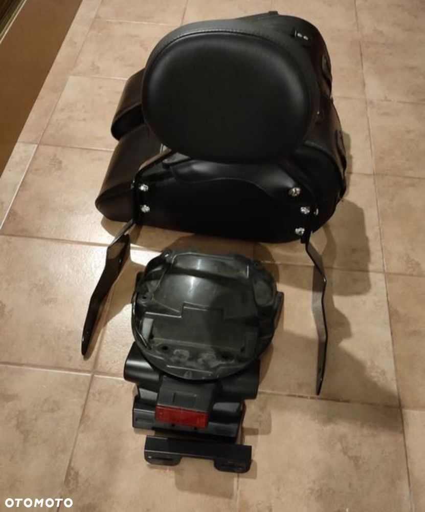 Suzuki Intruder - 10