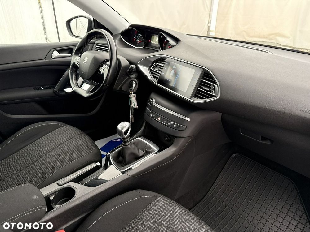Peugeot 308 - 24