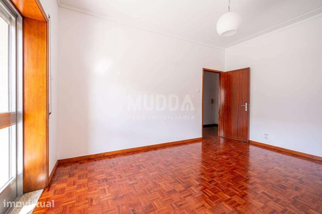 T4 com garagem | Habitação Própria ou Investimento  | Localização Prem - Grande imagem: 5/24