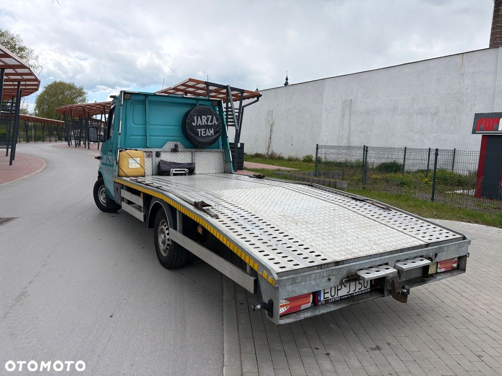 Mercedes-Benz Sprinter - 13