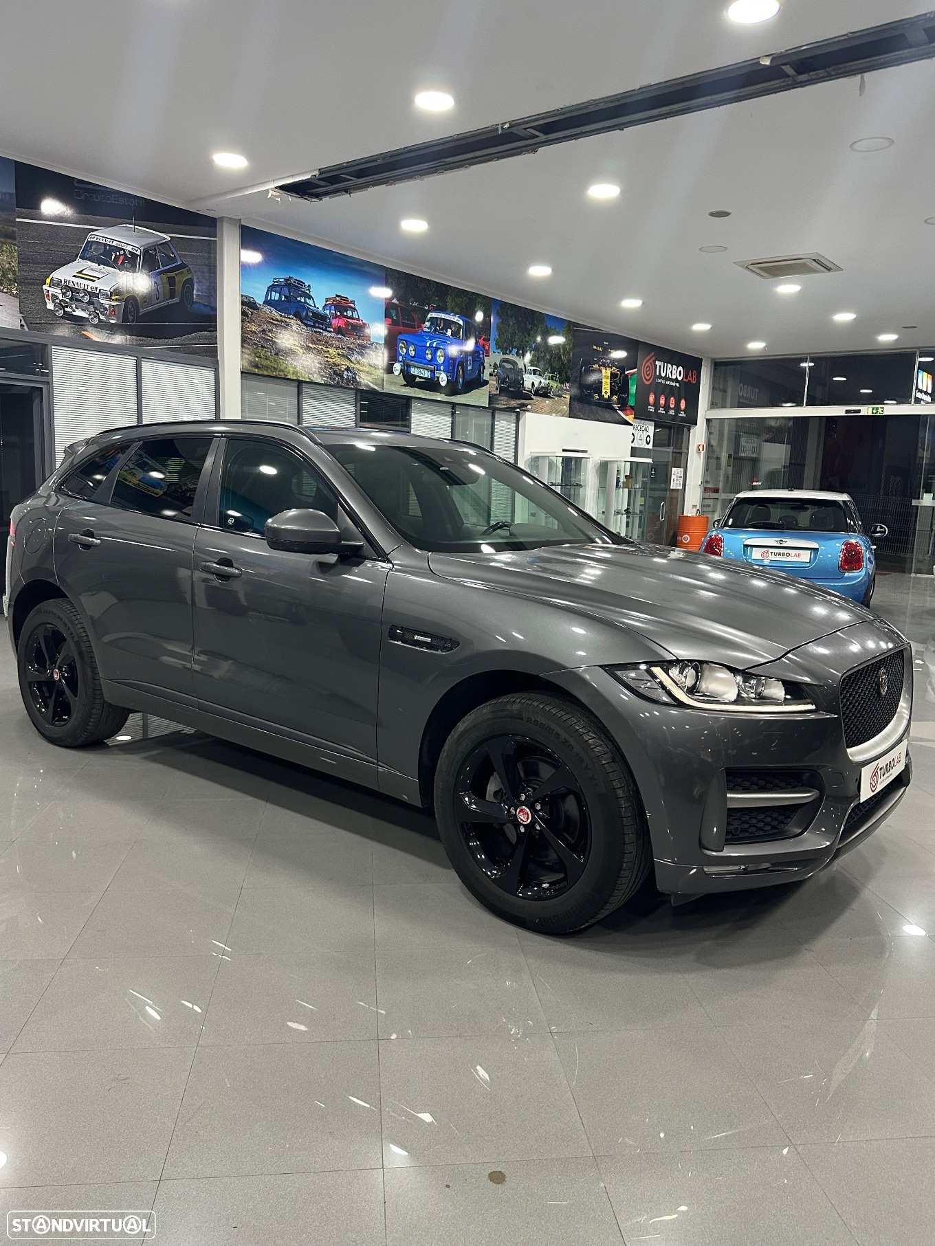 Jaguar F-Pace 2.0 D200 AWD R-Dynamic SE - 6